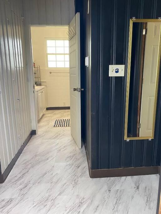 Cozy Home, King Bed, 3 Bedrooms,Close To Downtown Beaches Towncenter แจ็กสันวิลล์ ภายนอก รูปภาพ