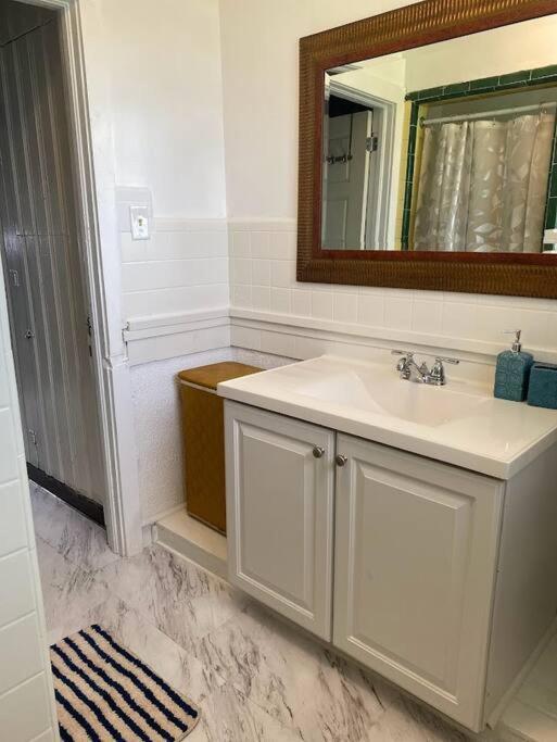 Cozy Home, King Bed, 3 Bedrooms,Close To Downtown Beaches Towncenter แจ็กสันวิลล์ ภายนอก รูปภาพ